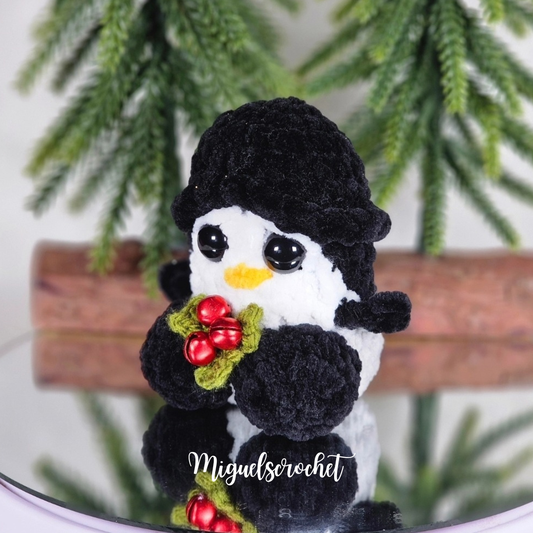 Mini Festive Penguin Wiwi Crochet Pattern | PDF Download!